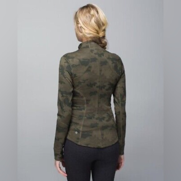 Lululemon Forme Jacket II Camo Savasana Camo Fatigue Green Sz 8 - Picture 3 of 8